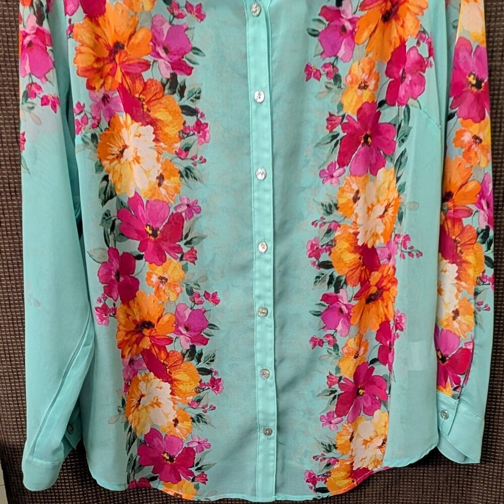 Fig and Flower Womens Pluxs Size 2XFloral Graphic Sheer Bouse - Picture 5 of 6